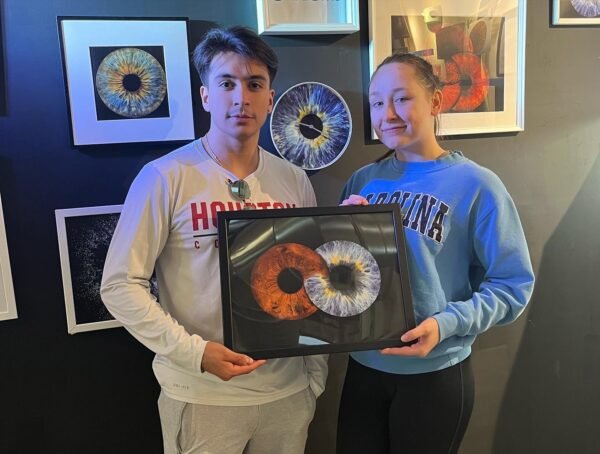 Couple Iris Photos - Image 2